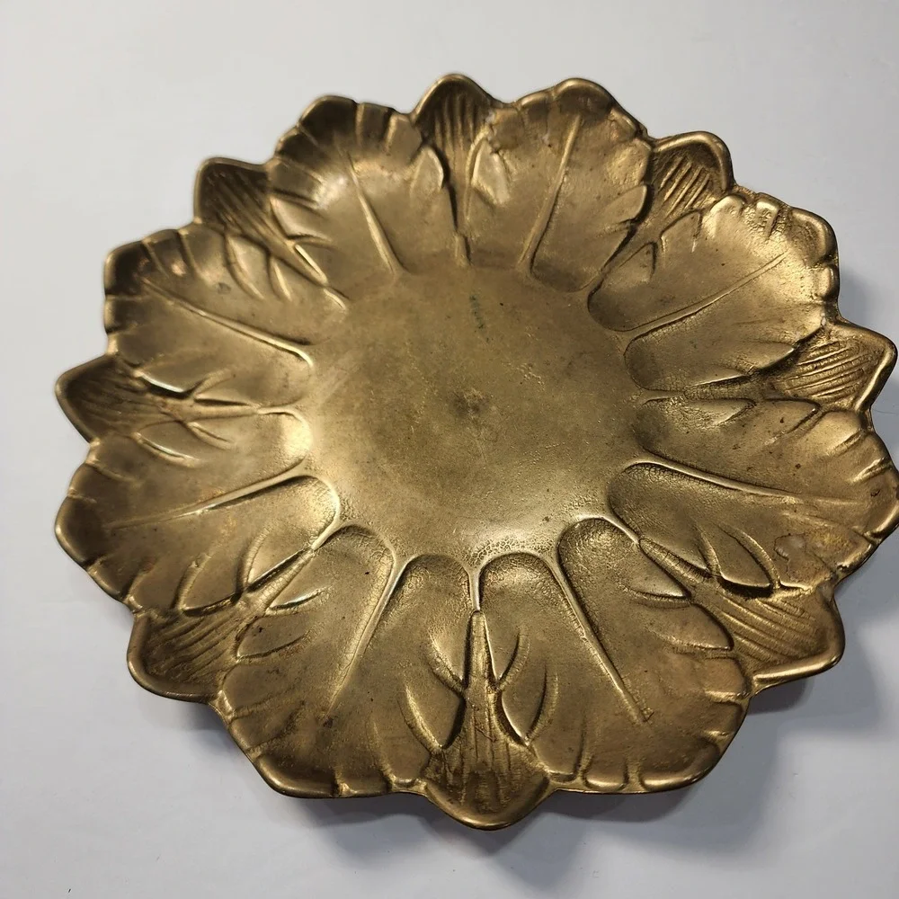 Vintage Brass Lotus Leaf Trinket Dish Scalloped Floral Catchall Tray 8 Inch